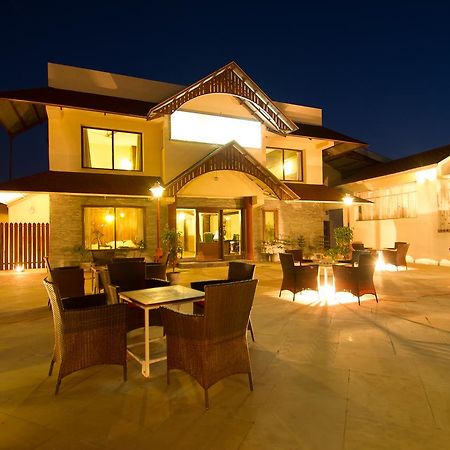 One Earth Royale Boutique Hotel Масурі Екстер'єр фото