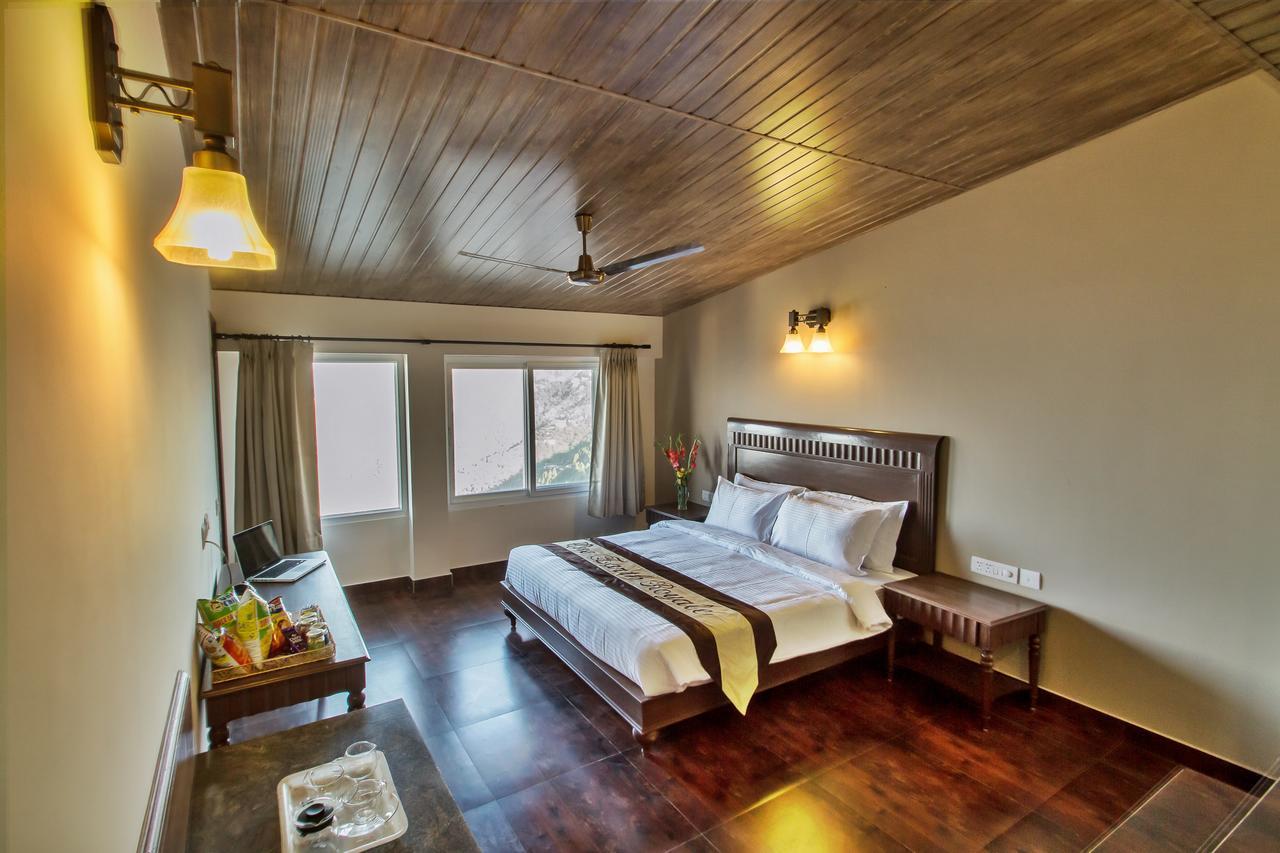 One Earth Royale Boutique Hotel Масурі Екстер'єр фото