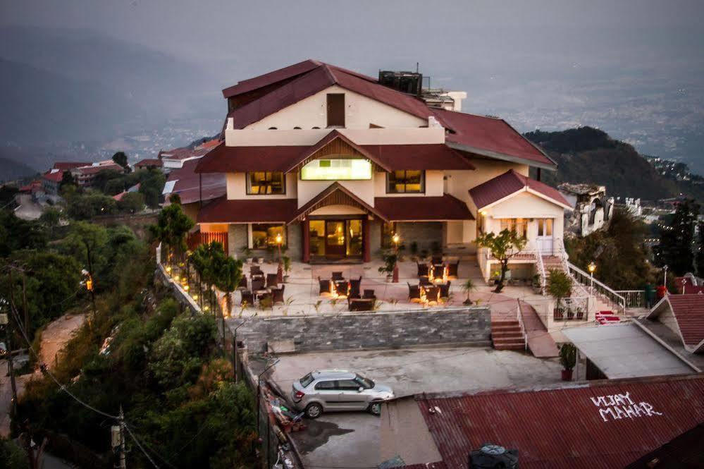 One Earth Royale Boutique Hotel Масурі Екстер'єр фото
