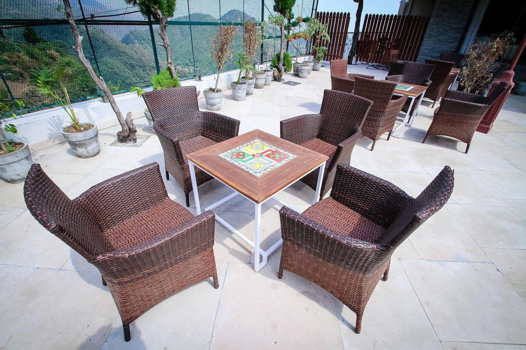 One Earth Royale Boutique Hotel Масурі Екстер'єр фото
