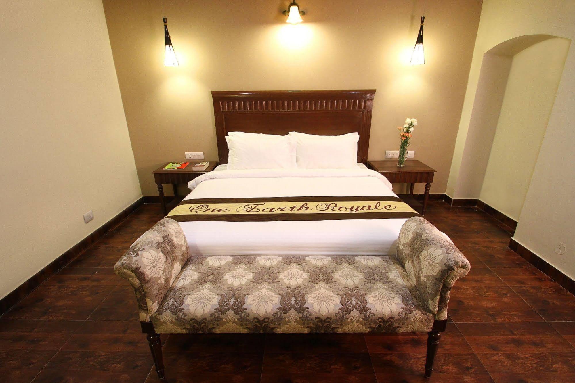One Earth Royale Boutique Hotel Масурі Екстер'єр фото